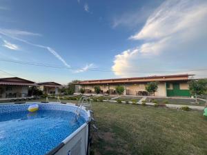 Bazén v ubytování Hotel VILLAS DON PABLO LAS TABLAS nebo v jeho okolí