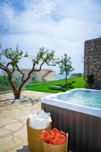 Fotografie z fotogalerie ubytování Villa Mimina - Exclusive villa with garden, Jacuzzi and sea view v destinaci Praiano