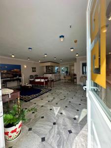 Restoran või mõni muu söögikoht majutusasutuses Hotel Lenox