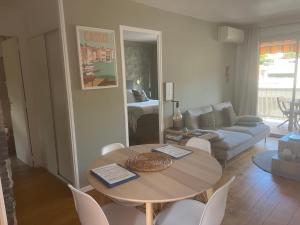Гостиная зона в Magnifique Appartement à Cassis,Parking,2 pas du Port