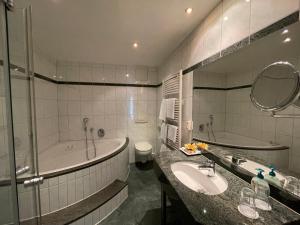 Bilik mandi di Hotel Ochsen Stuttgart