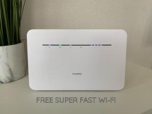 een witte magnetron op een aanrecht bij 97 DANBURY in Redcar