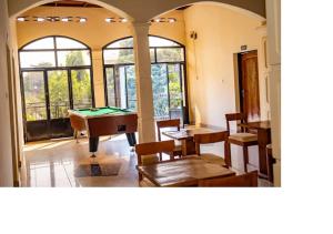 Biliár nebo kulečník v ubytování Bujumbura Hotel and Appartment