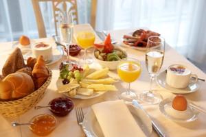 Makanan di atau berdekatan hotel