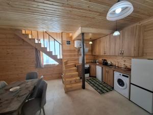 Cucina o angolo cottura di Mountain house in Mestia