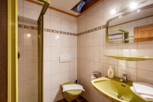 A bathroom at Appartement Erler