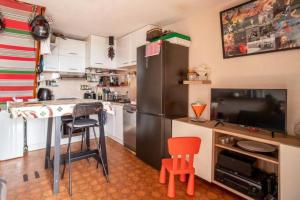 Dapur atau dapur kecil di Chambre plus Canapé Chez l'Habitant, 300M Plage et Centre du village