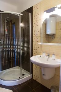 Koupelna v ubytování Levendula Vendégház