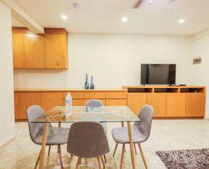 Televisyen dan/atau pusat hiburan di Gaia, Retreat Close to the Sea in Puerto Morelos