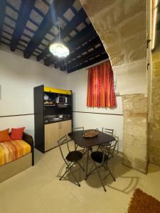 Dapur atau dapur kecil di Agghiorna e Scura Rooms