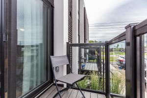 Niagara Luxe Suite, 4min to Falls With Fireplace, Ping Pong的阳台或露台