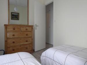 Ένα ή περισσότερα κρεβάτια σε δωμάτιο στο Apartment in Fouesnant by Sandy Cove +8 φωτογραφίες