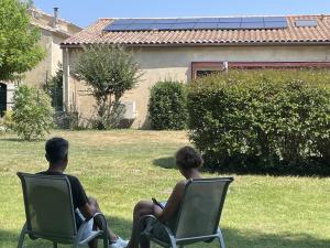 Κήπος έξω από το Gites écolabellisés du Domaine de Ludeye - au calme dans le Médoc