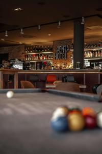 Biliár nebo kulečník v ubytování pentahotel Kassel