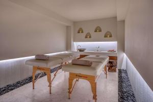 Isla Brown Corinthia Resort & Spa, Curio Collection by Hilton的休息区