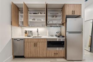 Cuina o zona de cuina de The Continental, powered by Placemakr - Downtown - Market Square