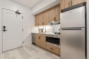 Cuina o zona de cuina de The Continental, powered by Placemakr - Downtown - Market Square