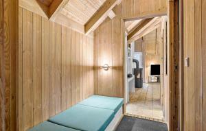 Televisyen dan/atau pusat hiburan di Lovely Home In Fjerritslev With Sauna