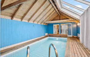 Kolam renang di atau dekat dengan Lovely Home In Fjerritslev With Sauna