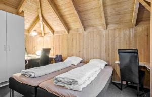 Katil atau katil-katil dalam bilik di Lovely Home In Fjerritslev With Sauna