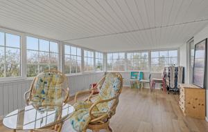 Galería fotográfica de Nice Home In Løgstrup With Wifi en Løgstrup