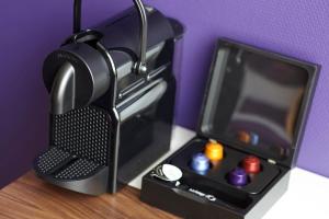 Příslušenství pro přípravu čaje a kávy v ubytování The Muse Amsterdam - Boutique Hotel