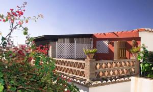 Το κτήριο όπου στεγάζεται  το ξενοδοχείο διαμερισμάτων