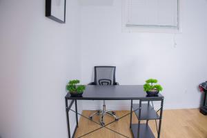 Φωτογραφία από το άλμπουμ του Cozy relaxation haven 1 Bedroom basement στο Λονδίνο