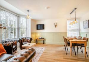 Et tv og/eller underholdning på Betty's Townhouse- Luxury 2 bed appt with parking