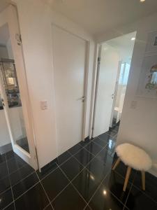 Φωτογραφία από το άλμπουμ του Central apartment in a quiet neighborhood στο Τόρσχαβν +16 φωτογραφίες