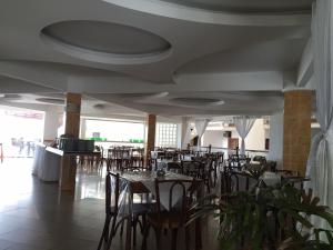 Restaurace v ubytování Eden Praia Hotel