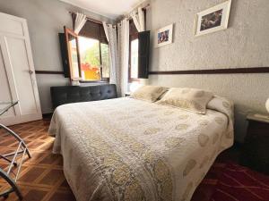 Cama ou camas em um quarto em Hostal Boonen
