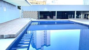Bazén v ubytování Flat Apart Hotel Crystal Place nebo v jeho okolí