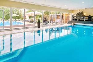 Bazén v ubytování Akzent Aktiv & Vital Hotel Thüringen nebo v jeho okolí