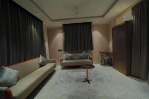 Hotel Aishwarya的休息区