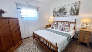Gallery image of Oak Cottage with Mountain Views in Bot River in Vredendal