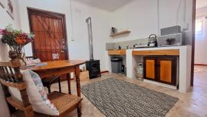 Gallery image of Oak Cottage with Mountain Views in Bot River in Vredendal
