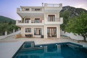 Bazén v ubytování Artemis Oasis Villa with private Pool nebo v jeho okolí + 36 fotografií