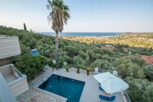 Bazén v ubytování Artemis Oasis Villa with private Pool nebo v jeho okolí