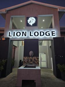 Certifikát, hodnocení, plakát nebo jiný dokument vystavený v ubytování Lion Lodge