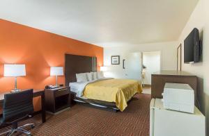 Postel nebo postele na pokoji v ubytování Quality Inn Amarillo I-40 East