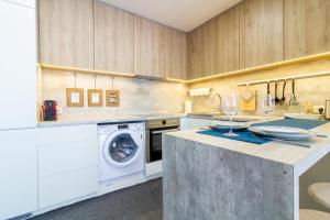 Nhà bếp/bếp nhỏ tại City Center Studio W-Parking and Terrace, By Cohost +8 ảnh