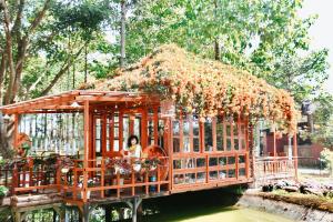 Zahrada ubytování JE T'AIME VILLA - Khu nghỉ dưỡng nhà vườn nằm giữa thiên nhiên bao la hoa cỏ