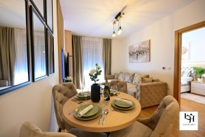 Un lugar para sentarse en Luxury hills Zlatibor Spa&Wellness