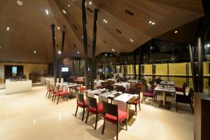 Restaurace v ubytování Marasa Sarovar Premiere