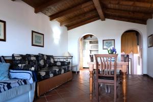 Et opholdsområde på Villa Corallina + 7 billeder