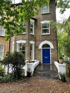Κήπος έξω από το Exceptionally Large Newly-Refurbished 1-Bed Flat in Hither Green
