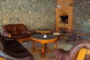 Ruang duduk di Guest House Oxygen