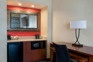 Köök või kööginurk majutusasutuses Courtyard by Marriott Mt. Laurel