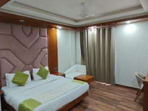 Imagen de la galería de Hotel Platinum Palace Near Medanta Hospital Sector38, en Gurgaon